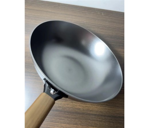 云南迅腾厨具教你：铸铁锅的科学养护之道